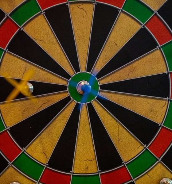 pdc-world-darts-championship-final-smashes-betting-records,-fuelled-by-darts-prodigy-luke-littler