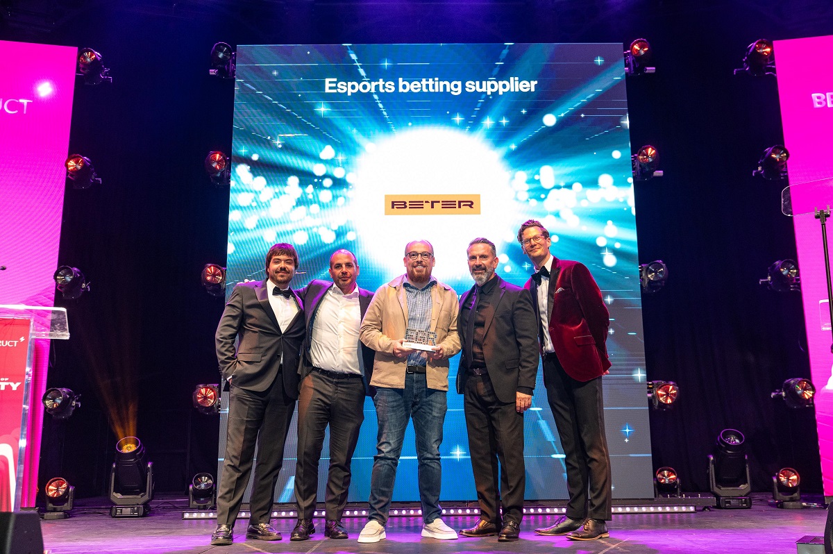 beter-wins-esports-betting-supplier-award-at-the-egr-b2b-awards-2025